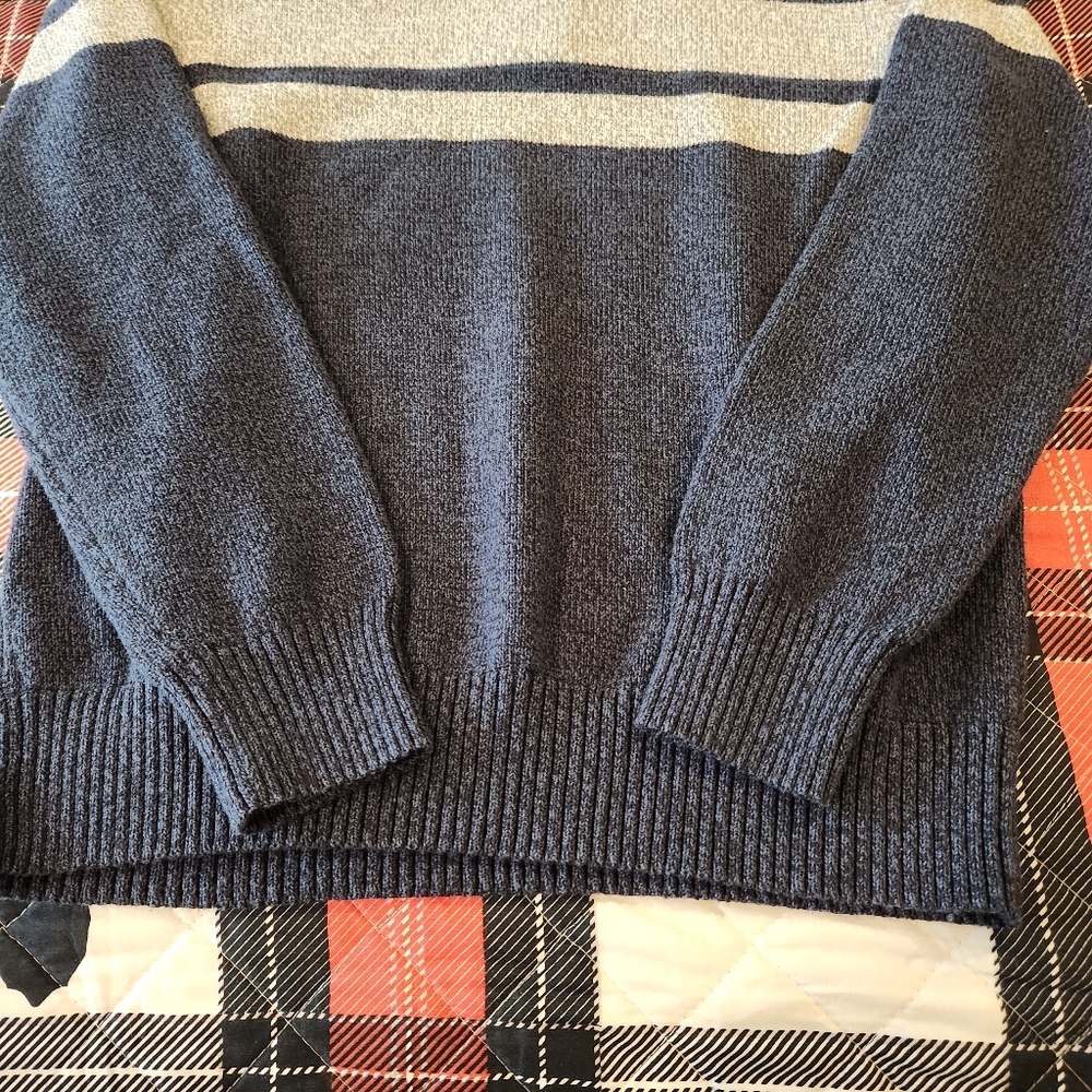 Urban Pipeline~Men's Navy/Gray~Quarter Zip~Sweater - Picture 6 of 10
